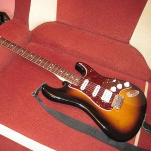 Продаётся гитара Fender Deluxe Stratocaster 