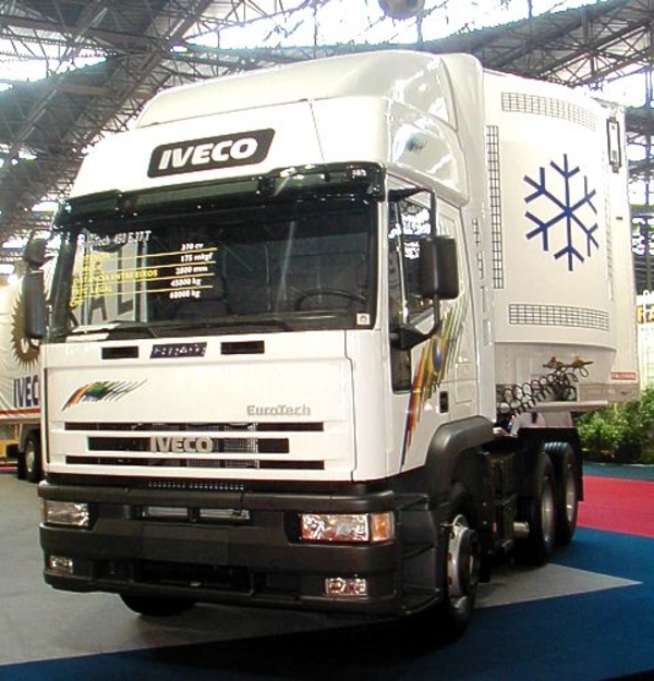 Лобовое стекло IVECO EVROTECH