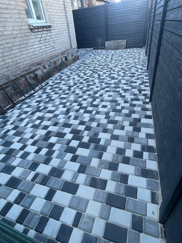 Профессиональная укладка тротуарной плитки «Старый город»