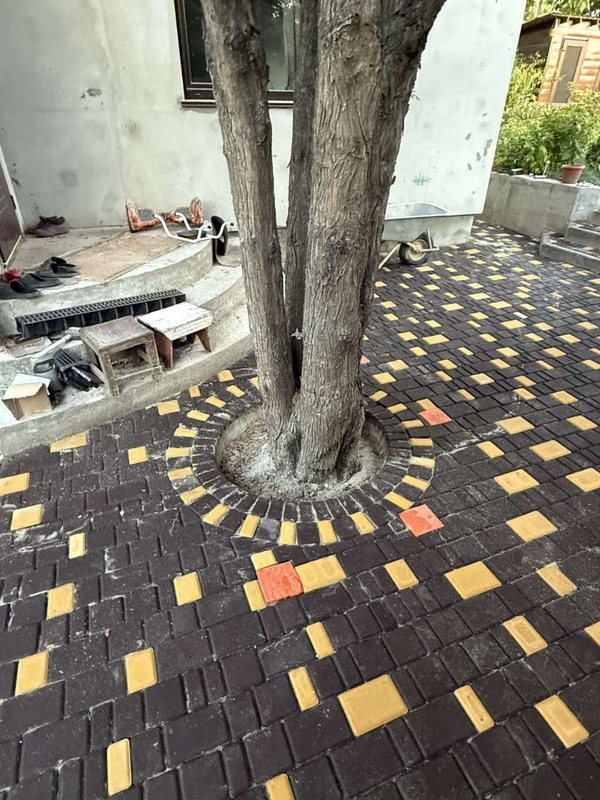 Профессиональная укладка тротуарной плитки «Старый город» 3