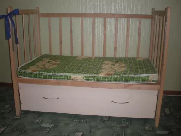 Продаётся детская кроватка,  цвет-ольха